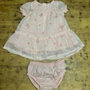 New Carter’s baby 2pc dress set